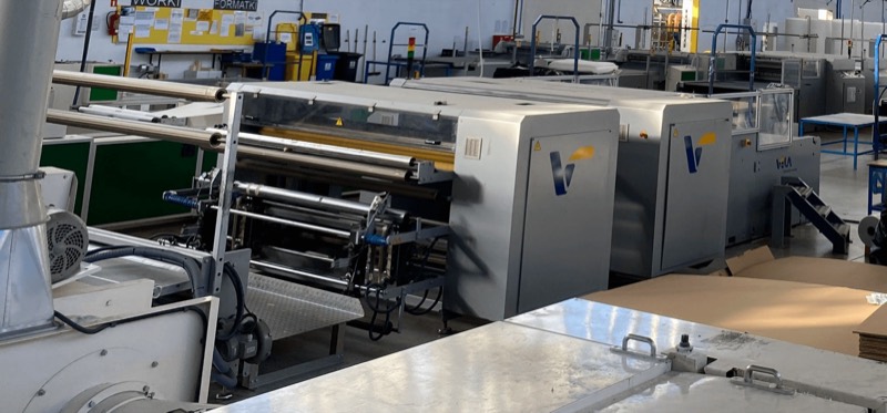 Thanks to its 2100 mm width this machine is very efficient and can weld several bags side by side.