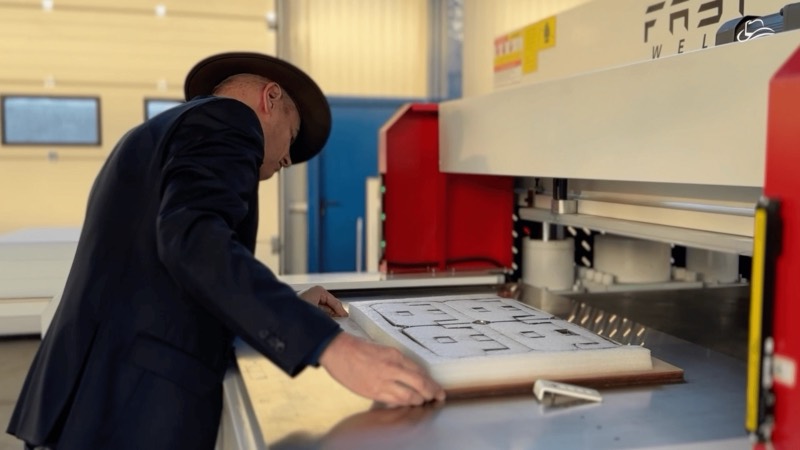 Dual cutting tables