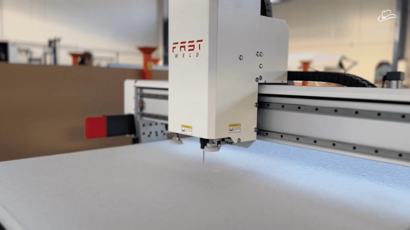 Dual-head cutting and creasing